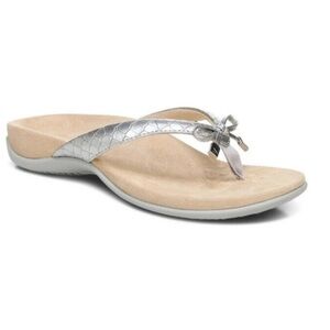 Like New Vionic Bella Silver Women's Sandals with Bow Accent Sz 6.5M